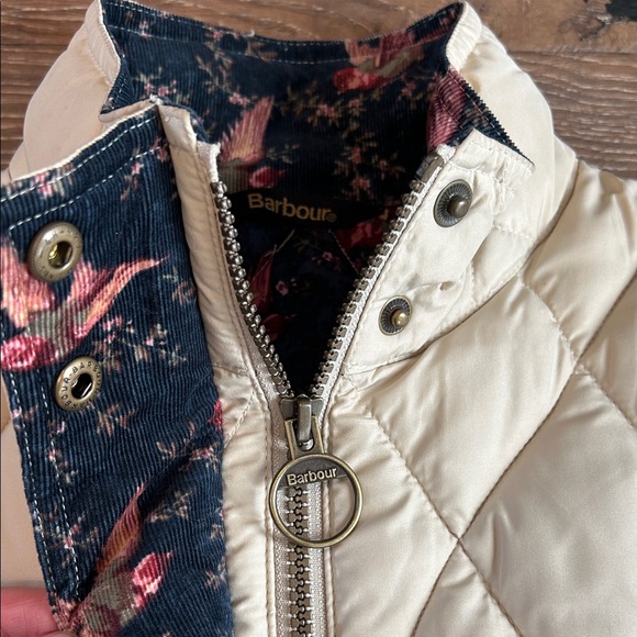 Barbour Cream Quilted Women's Vest - Picture 2 of 9